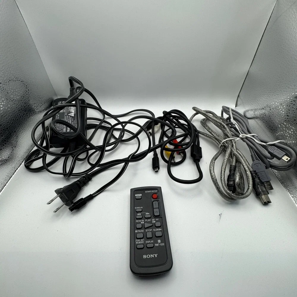 Sony Handycam DCR-HC20 MiniDV Digital Camcorder Carl Zeiss For Parts or Repair